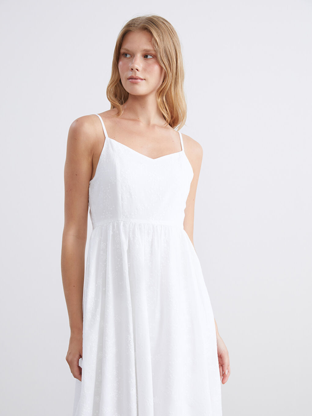 جلە ستیقەدار گولکاری دوو قەسمی یاخە V-شێوە-1