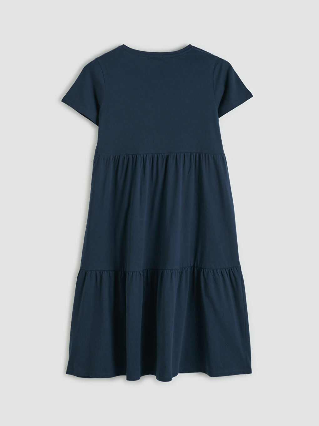 Slojevita haljina sa okruglim izrezom-2