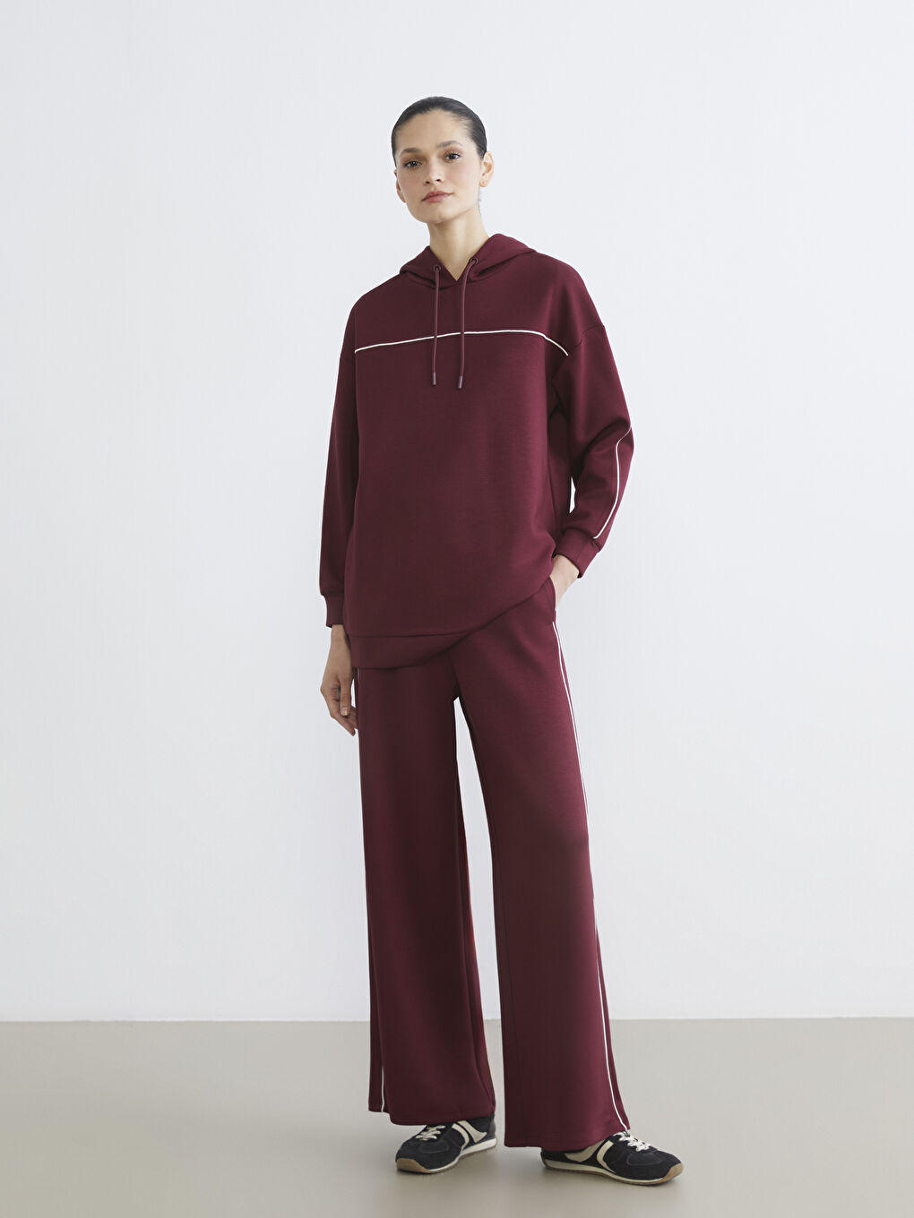 Soft Touch Women's Sweatpants with Elastic Waistband