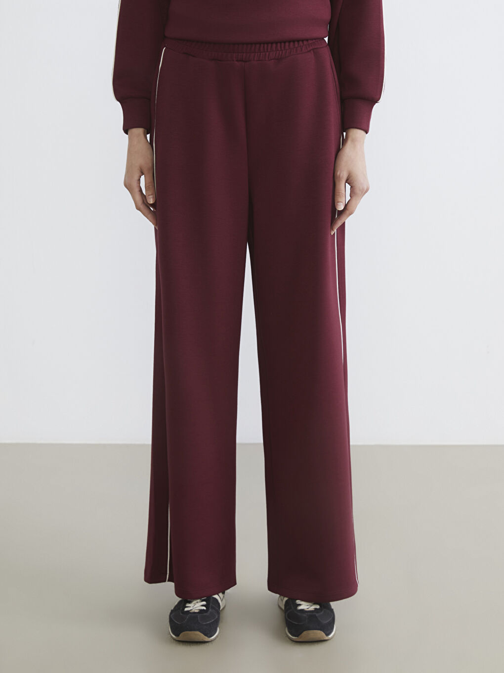 Soft Touch Women's Sweatpants with Elastic Waistband-1