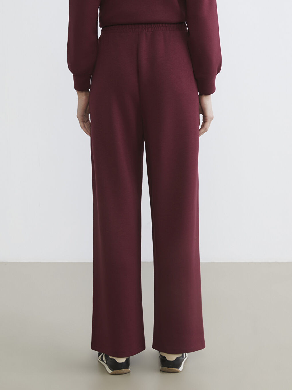 Soft Touch Women's Sweatpants with Elastic Waistband-3