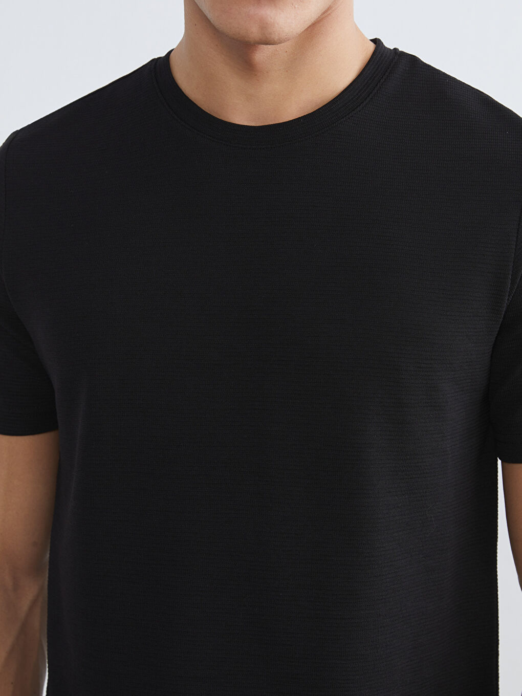 Siyah Bisiklet Yaka Penye Erkek Tişört-2