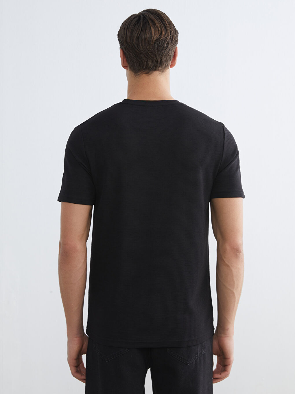 Siyah Bisiklet Yaka Penye Erkek Tişört-3