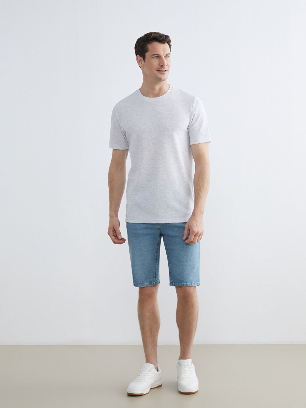 Bej Bisiklet Yaka Erkek Tişört-1