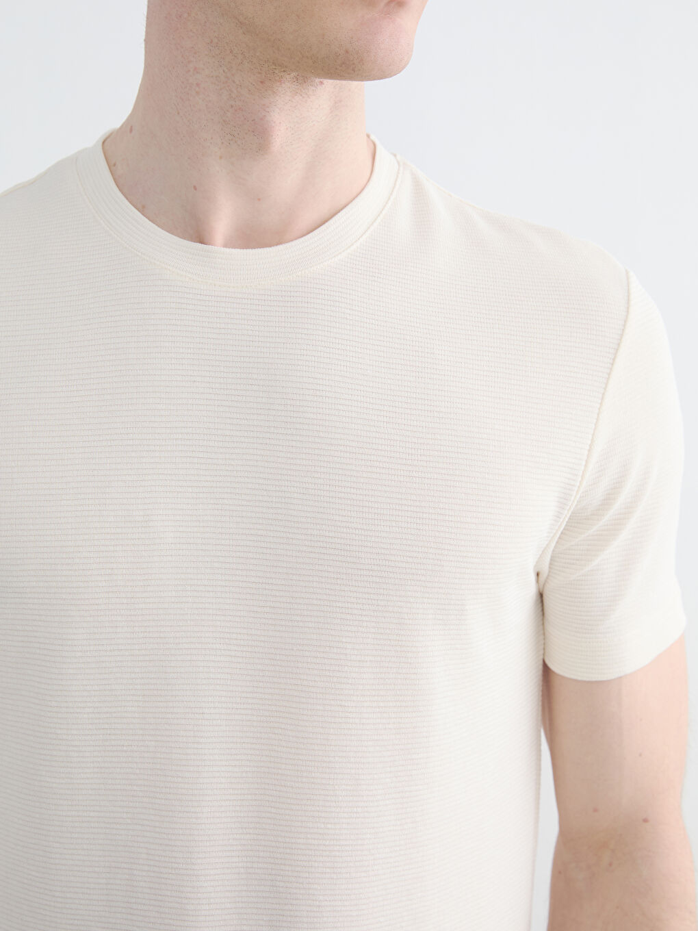 Ekru Bisiklet Yaka Erkek Tişört-2