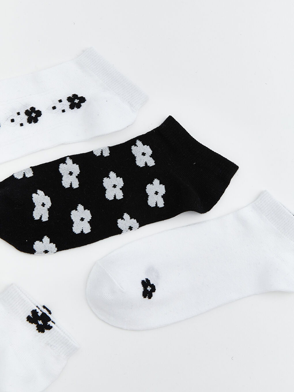 Beyaz Çiçekli Kadın Patik Çorap 5'li-1
