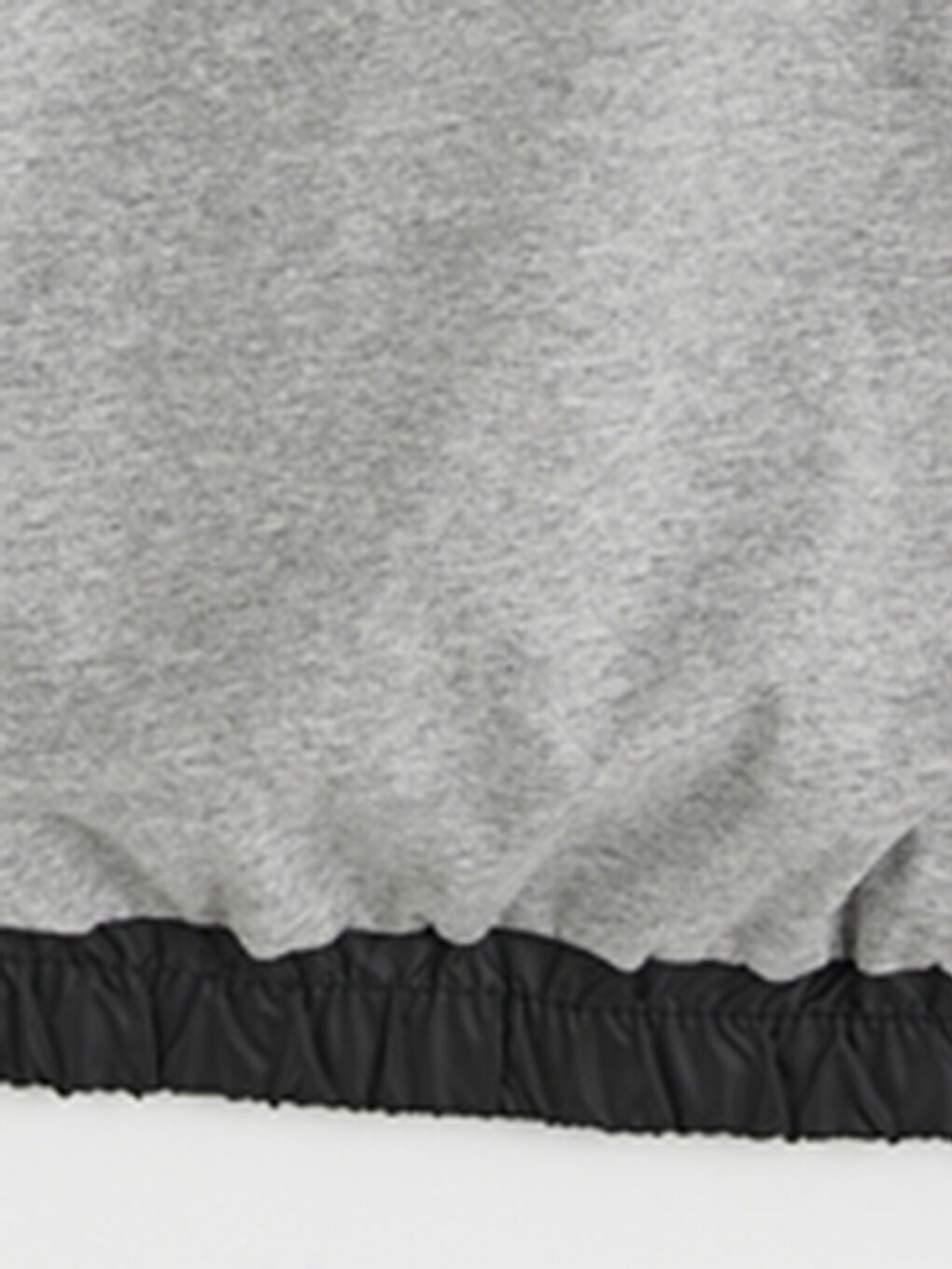 Siyah Kapüşonlu Beşiktaş Nakışlı Erkek Çocuk Yağmurluk-2