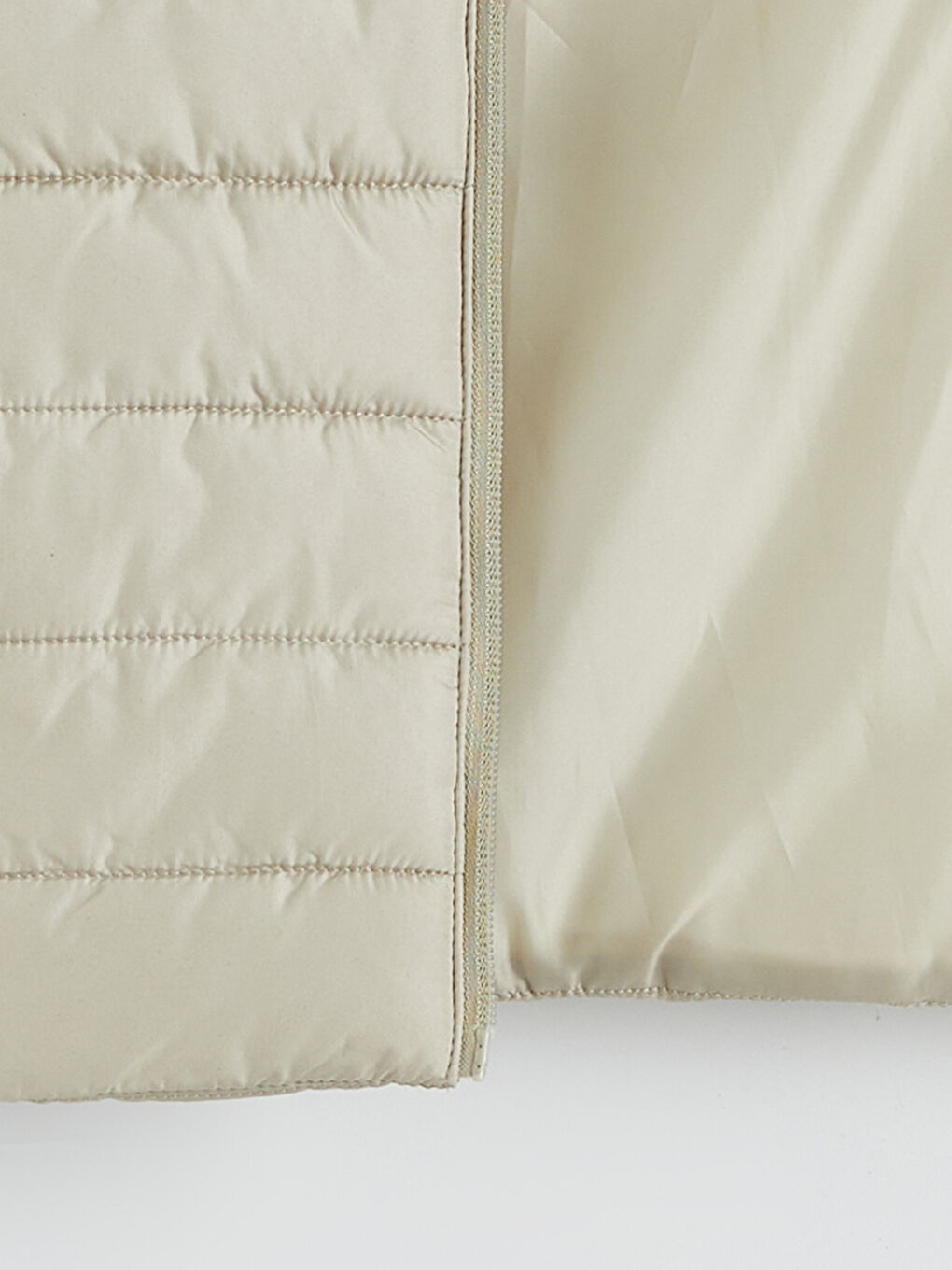 Prsluk za dečake sa visokom kragnom-1