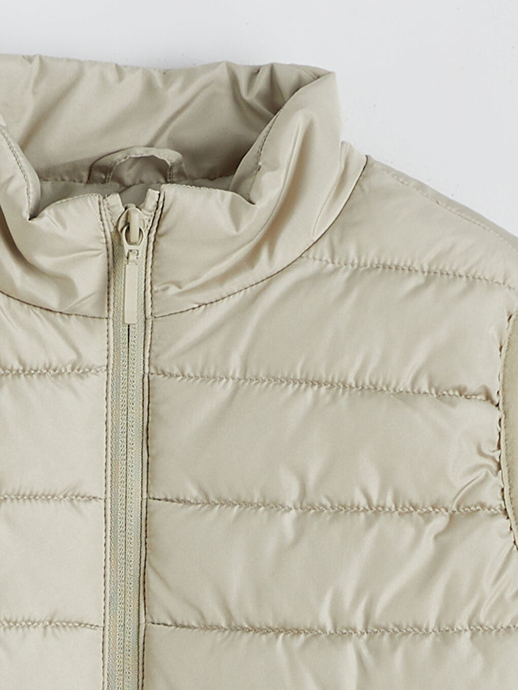 Prsluk za dečake sa visokom kragnom-2