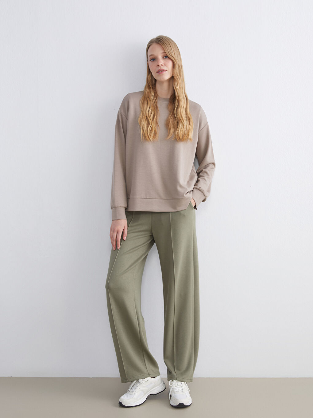 Soft Touch Women's Sweatpants with Elastic Waistband