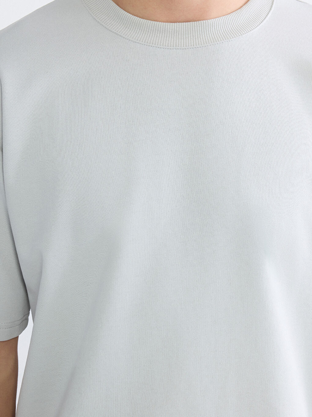 Gri Bisiklet Yaka Kısa Kollu Erkek Sweatshirt-2