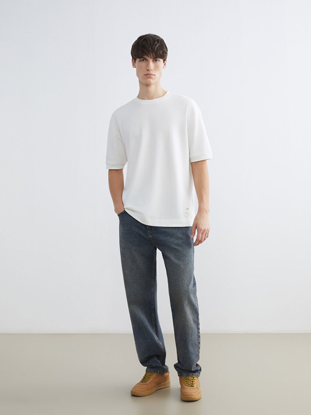 Ekru Bisiklet Yaka Erkek Tişört-1