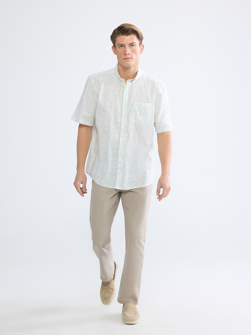 قميص رجالي بقصة عادية من قماش البوبلين بنقشة.-1