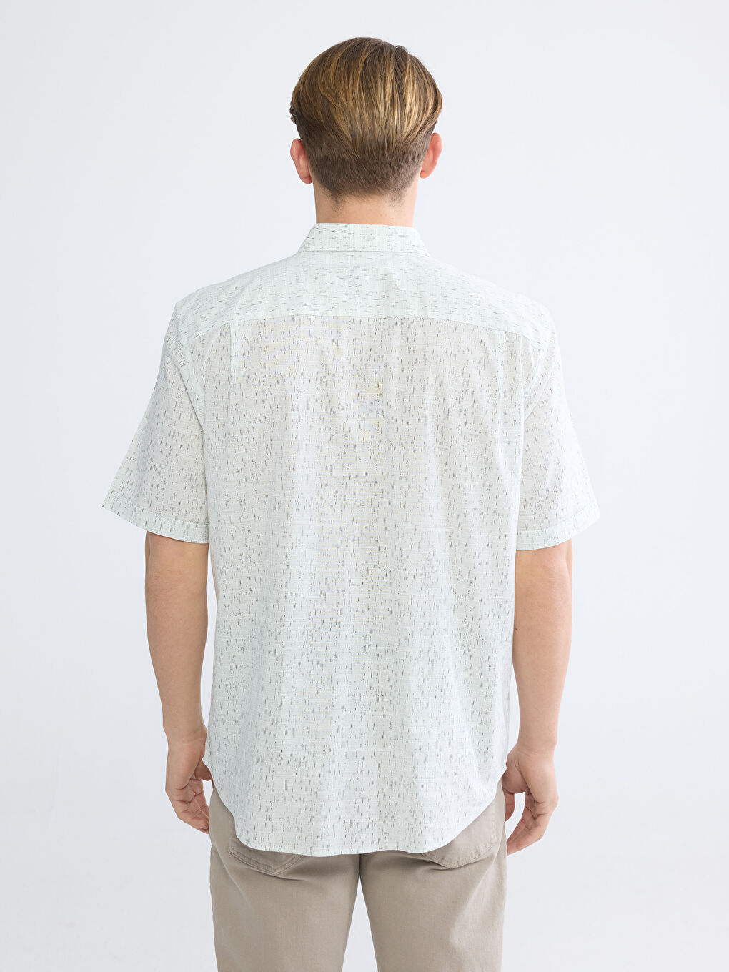 قميص رجالي بقصة عادية من قماش البوبلين بنقشة.-3