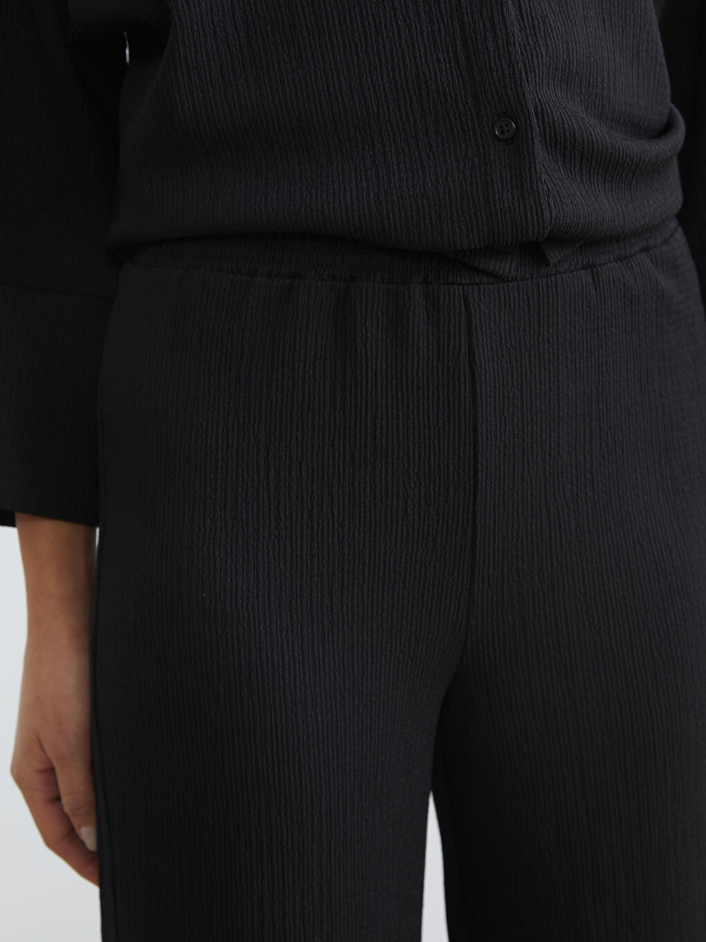 Textured Women's Trousers with Elastic Waistband-2