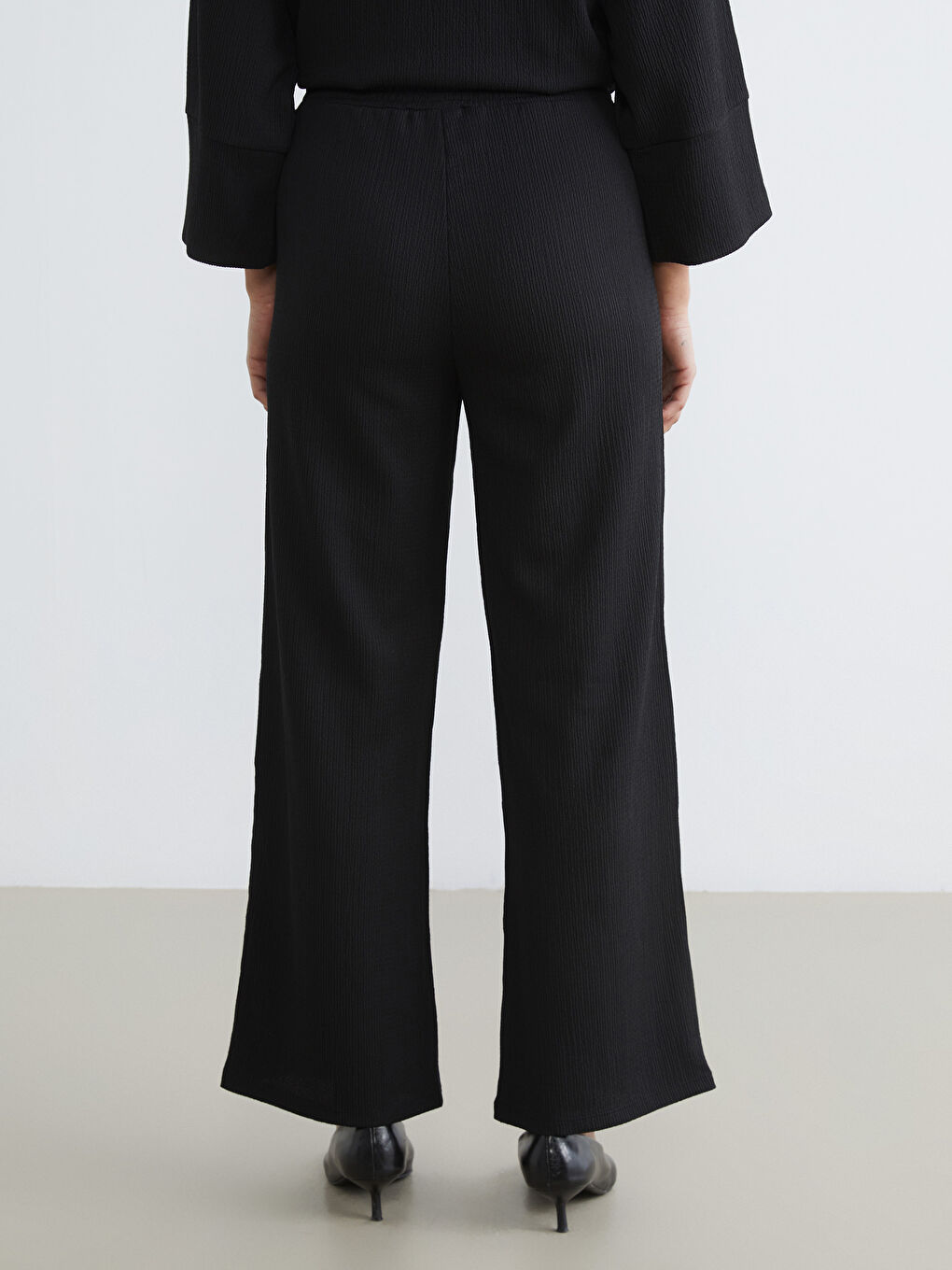 Textured Women's Trousers with Elastic Waistband-3
