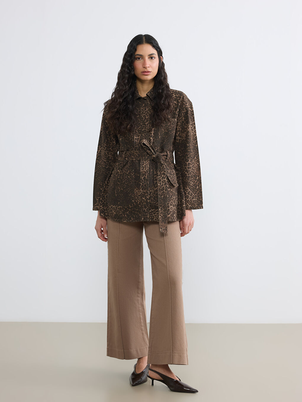 Collared Neck Leopard Print Women's Denim Jacket-1