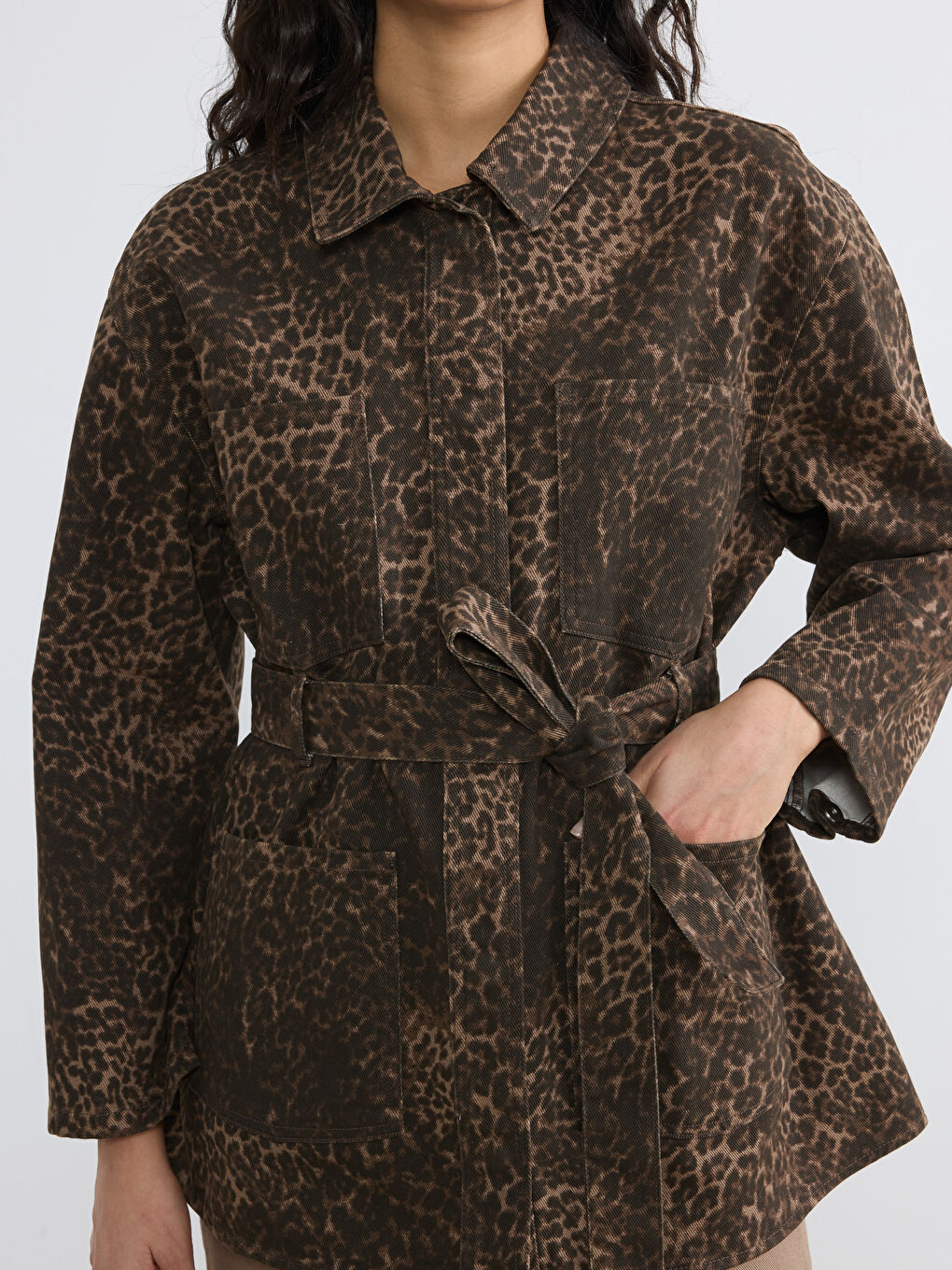 Collared Neck Leopard Print Women's Denim Jacket-2