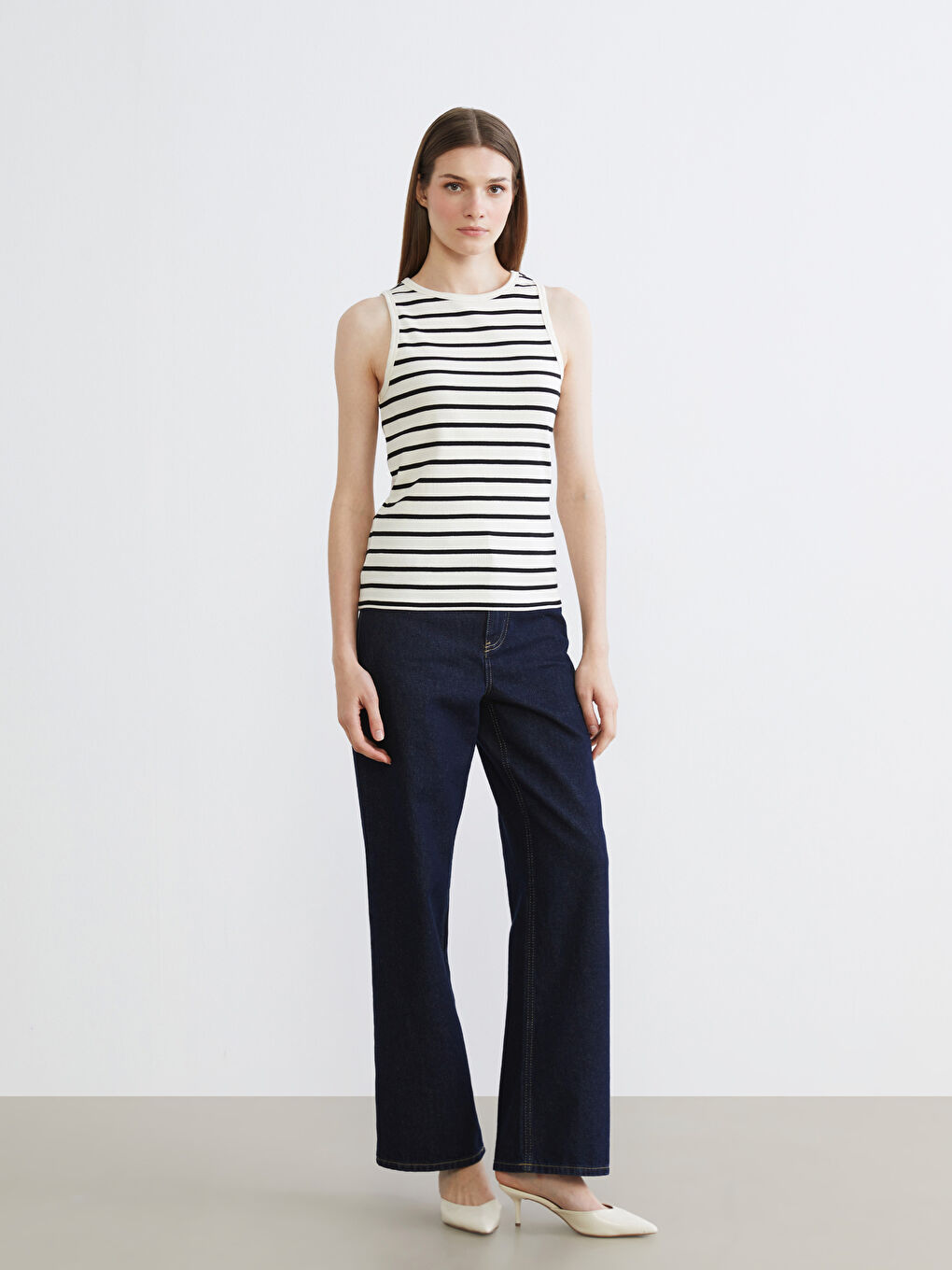 Striped women's tank top with a crew neck.-1