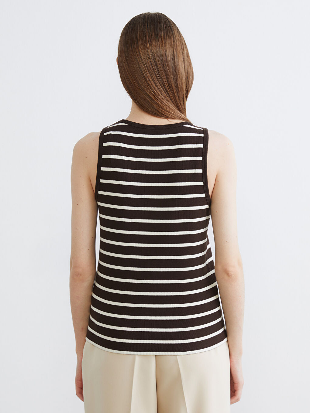 توب نسائي مخطط بلا كم بكول مدور.-3