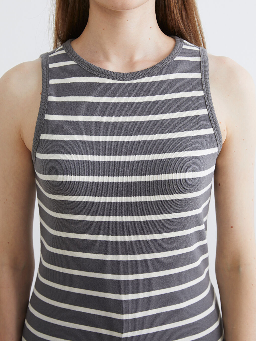Striped women's tank top with a crew neck.-2