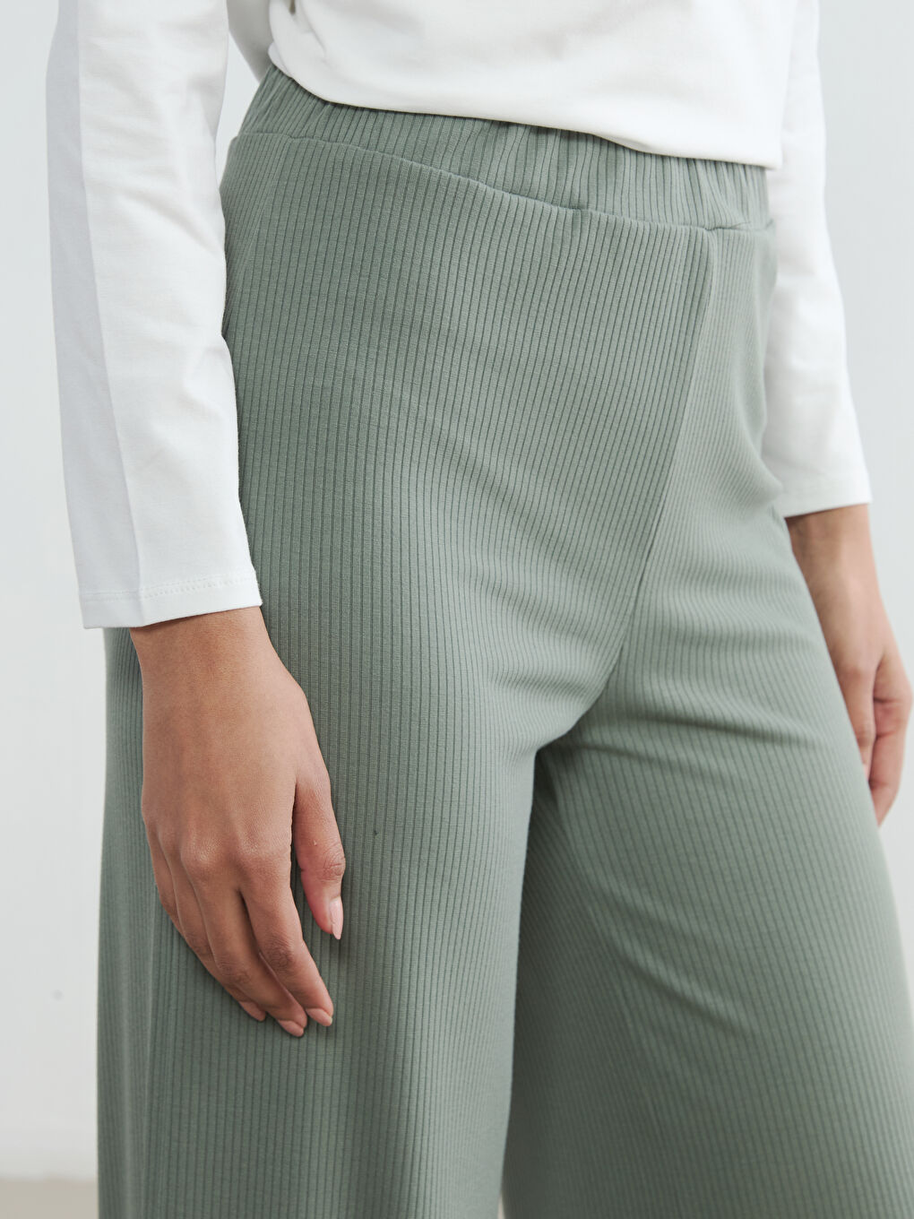 Textured Women's Trousers with Elastic Waistband-2