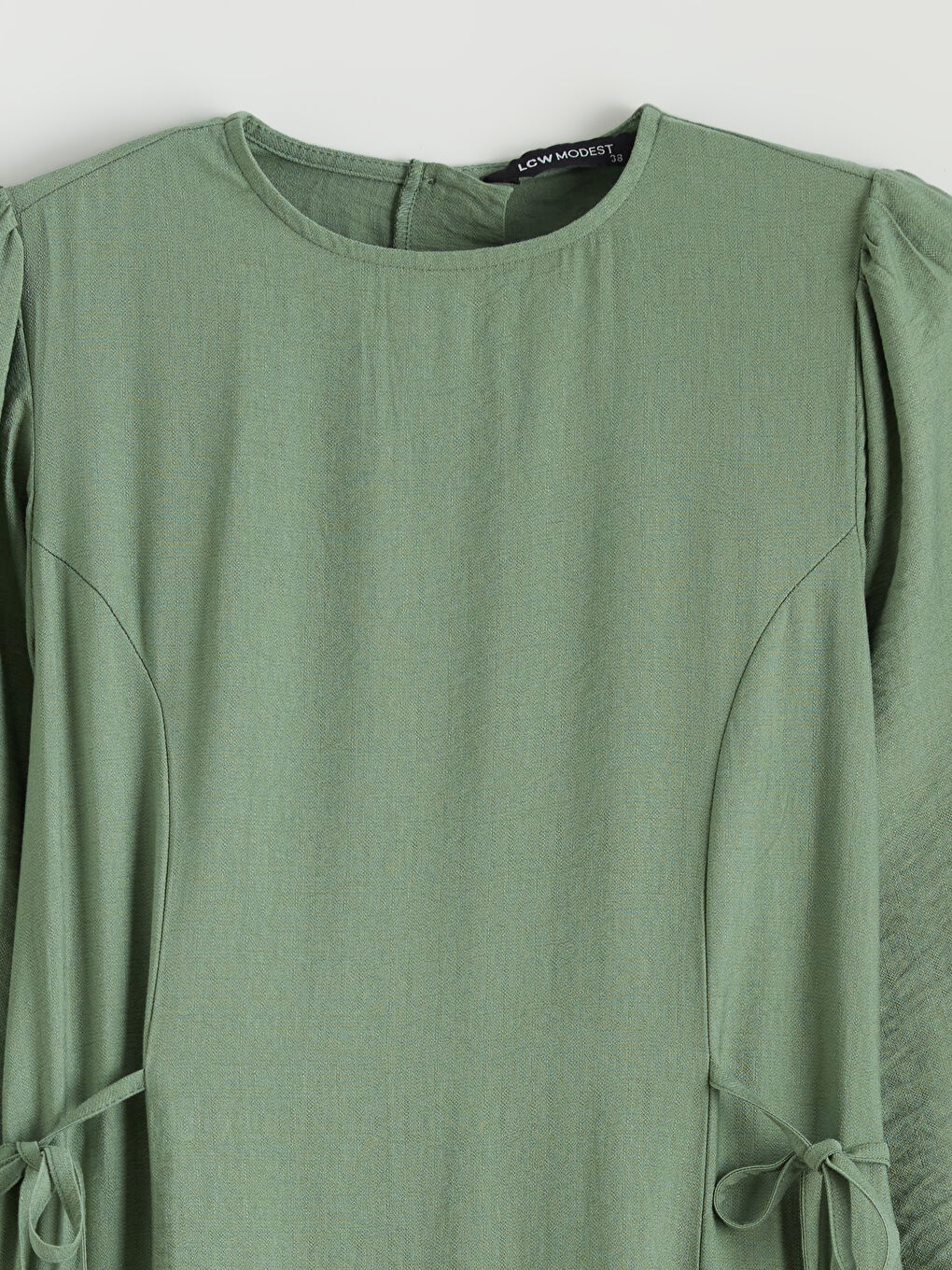 Gathered dress with a crew neck.-5