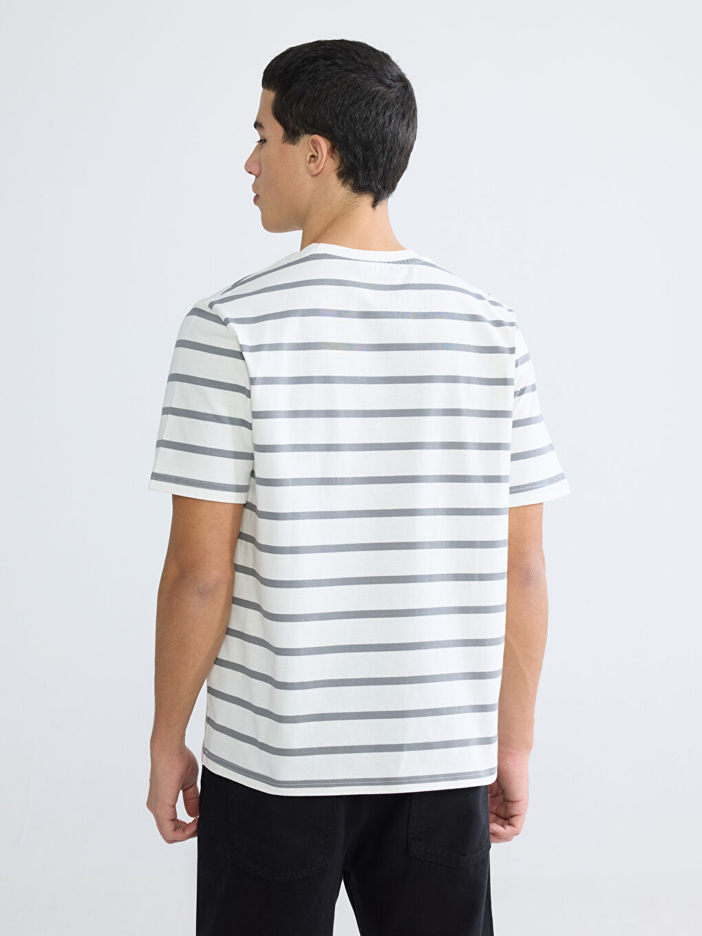 Gri Bisiklet Yaka Çizgili Penye Erkek Tişört-3