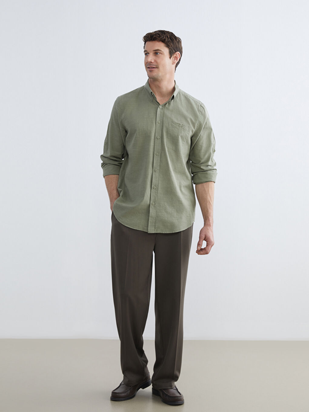 Мужская рубашка стандартного кроя из льняной смеси-1