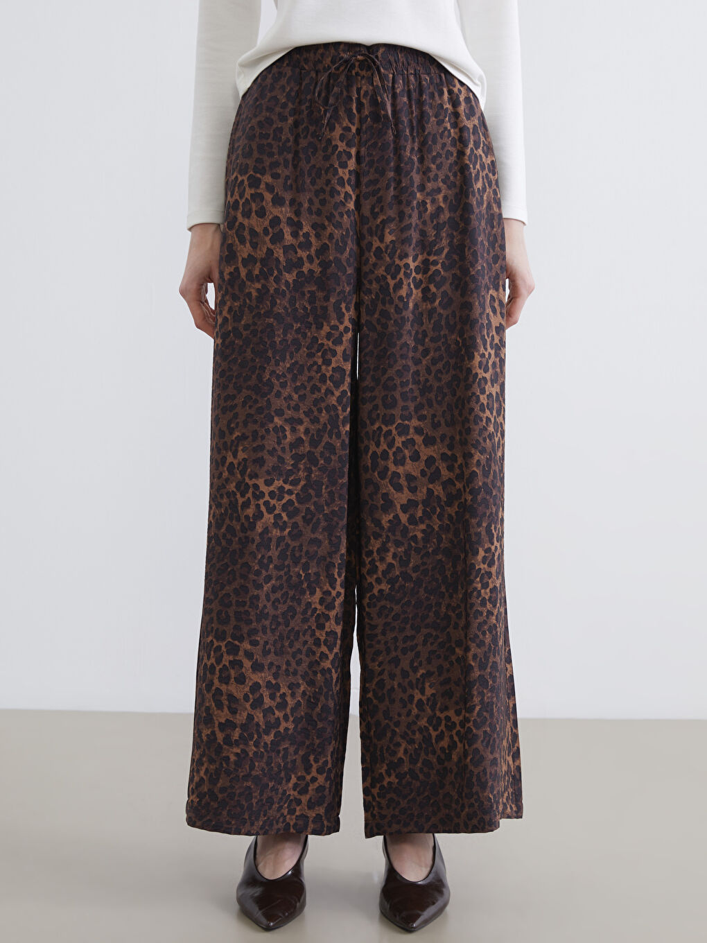 Woman BROWN Trousers-1