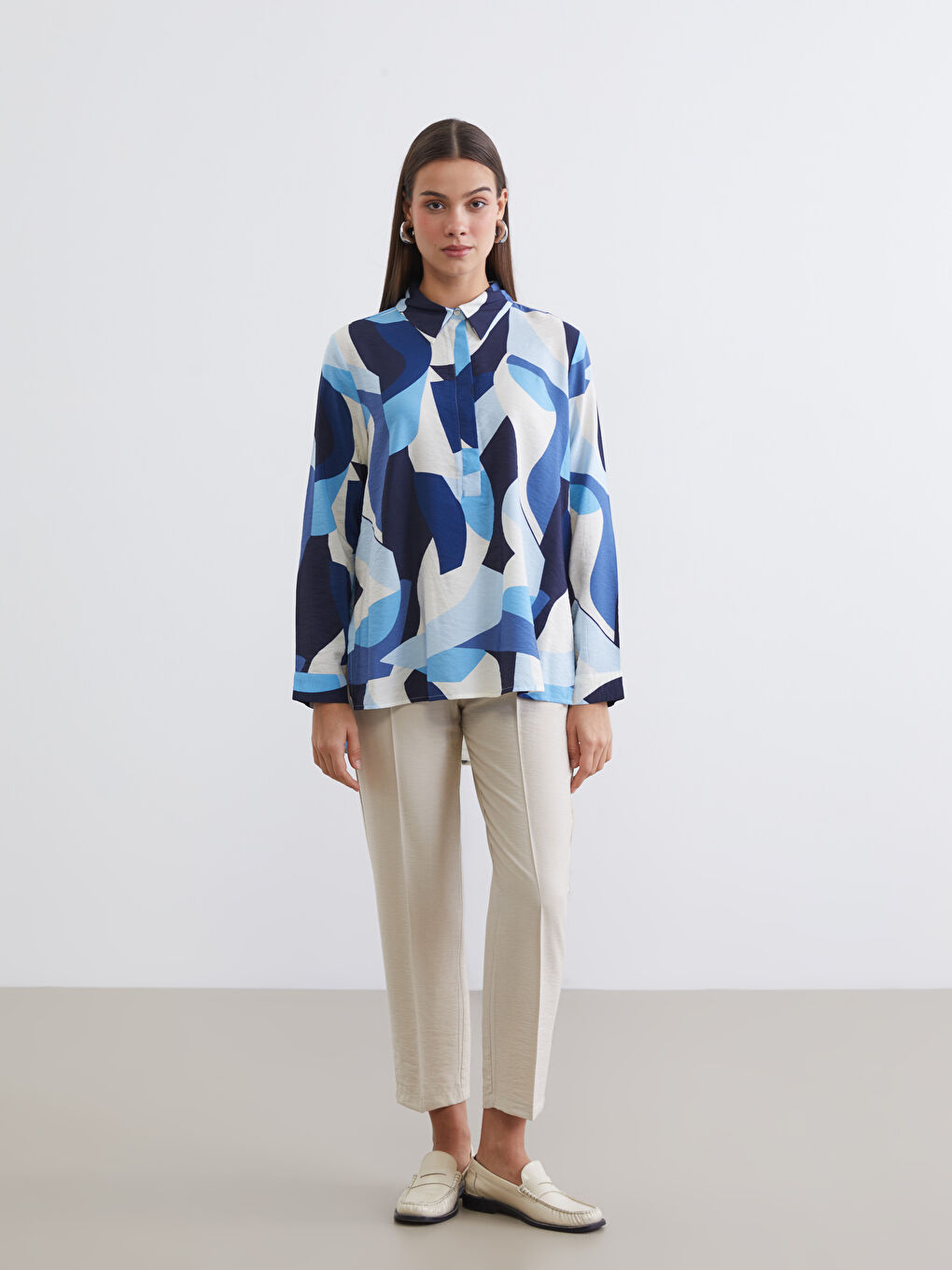 بلوزة بكولة بطبعة ملفتة-1