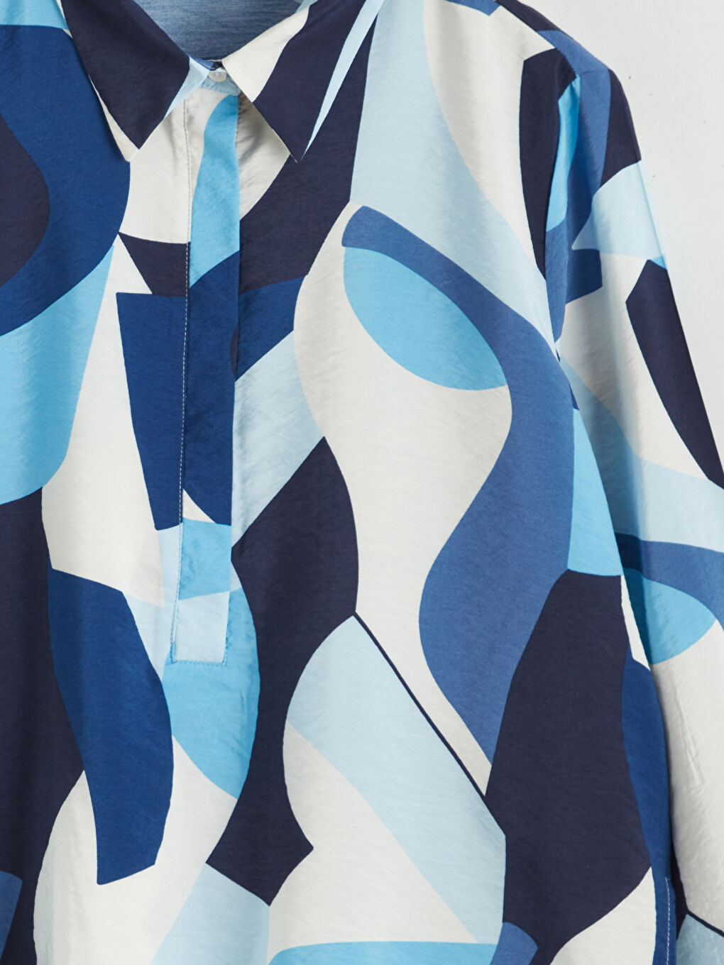 بلوزة بكولة بطبعة ملفتة-5