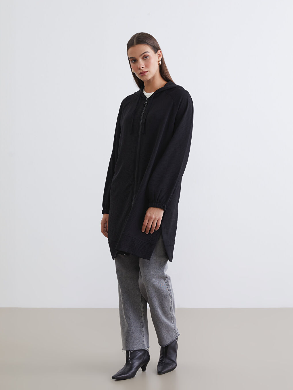 Oversized hooded tunic for women.-1