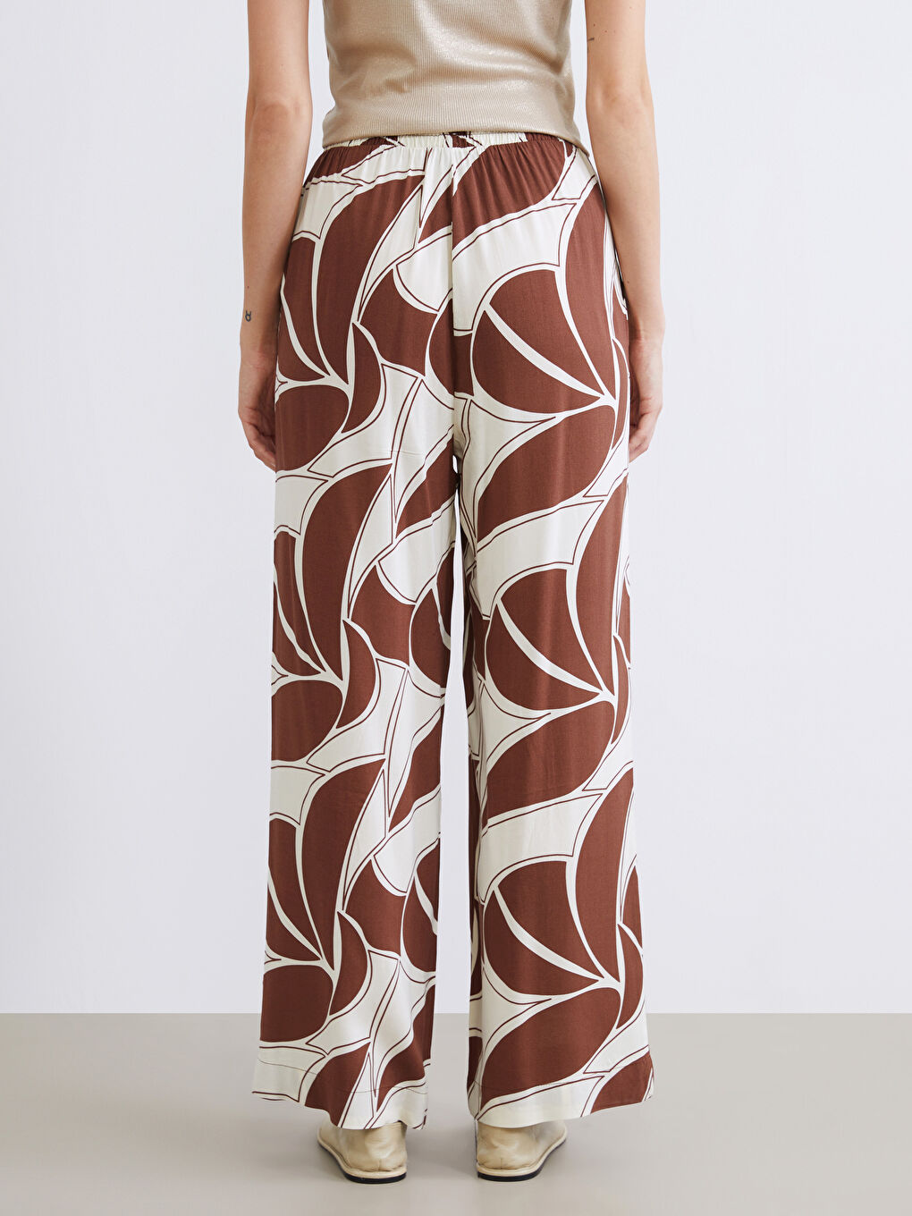 پانتۆڵ قاوه‌یی ژن-3