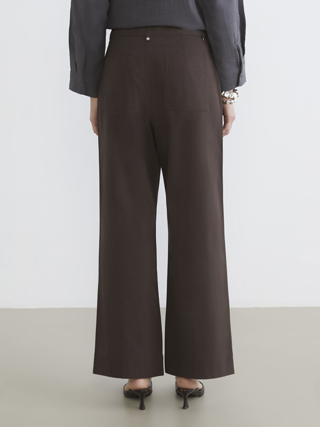 ქალი ყავისფერი შარვალი-3