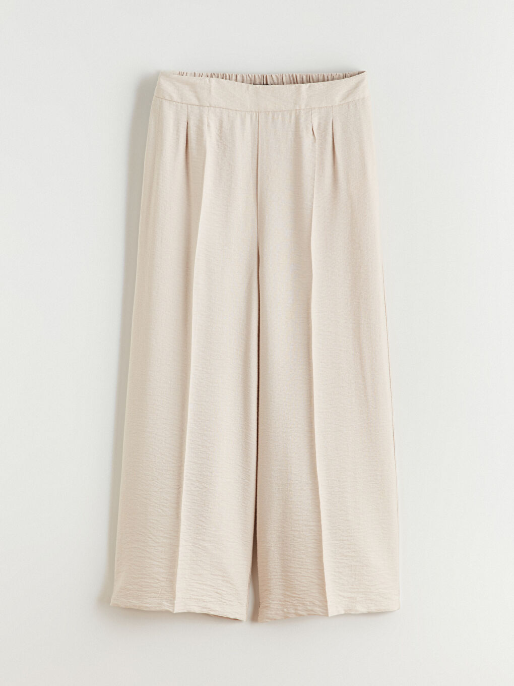 Непринужденная элегантность сочетается с повседневным комфортом в наших широких брюках с эластичным поясом.-4
