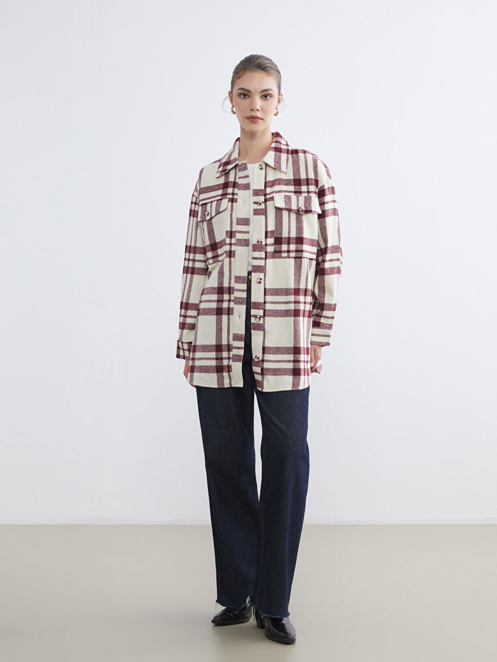 Клетчатая оверсайз женская шерстяная рубашка-куртка-1