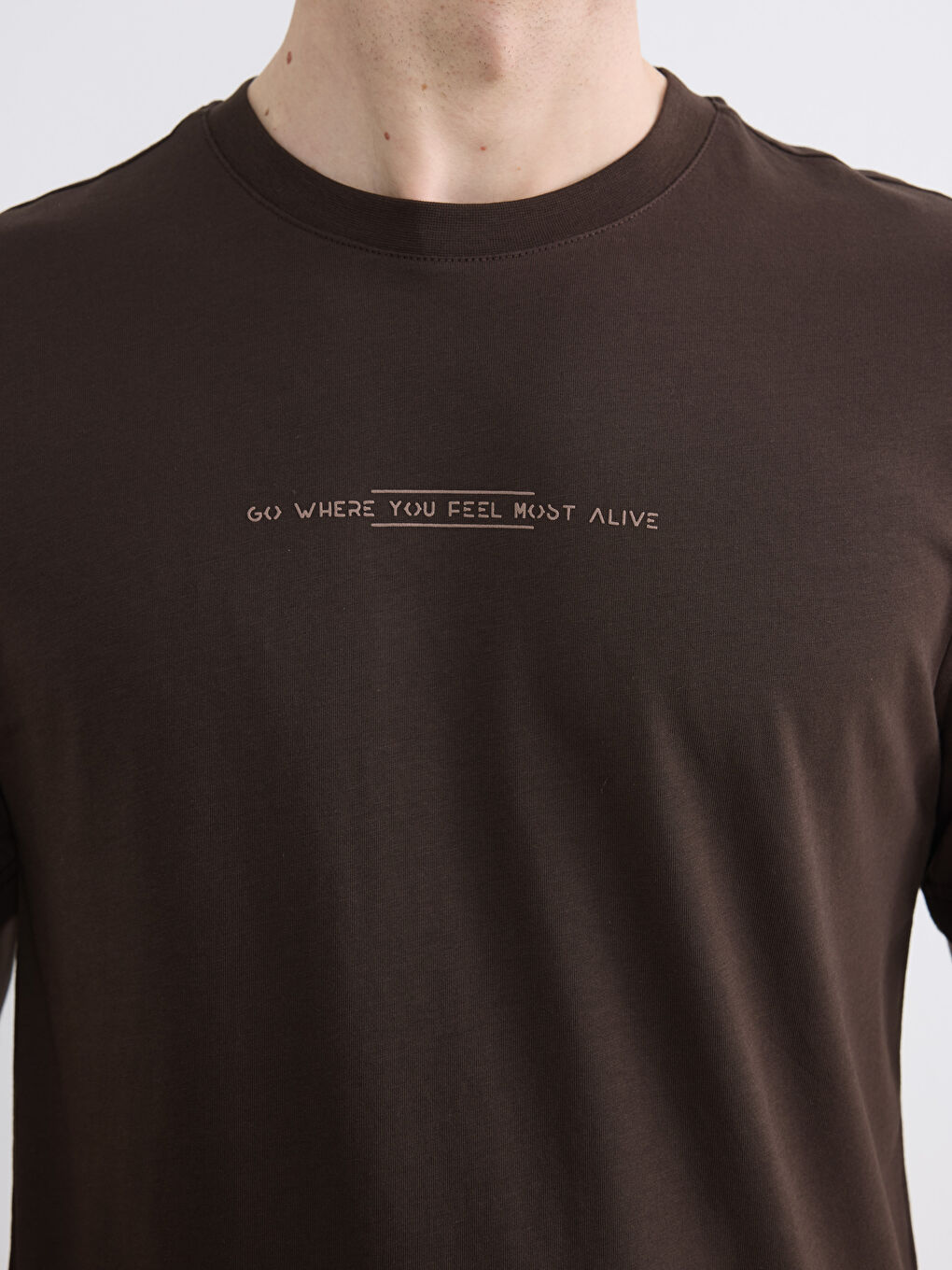 Kahverengi Bisiklet Yaka Baskılı Penye Erkek Tişört-2