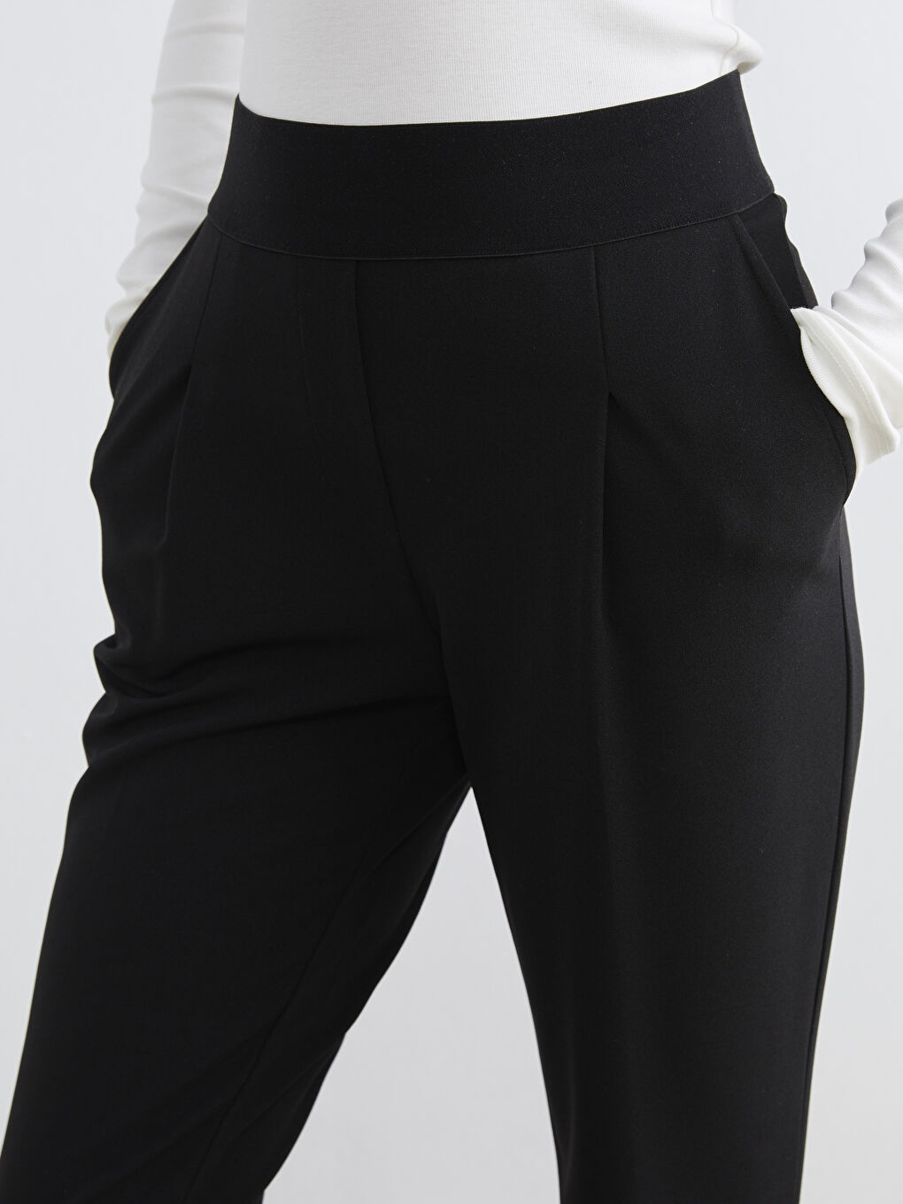 Pantalon NOIR Femme-2