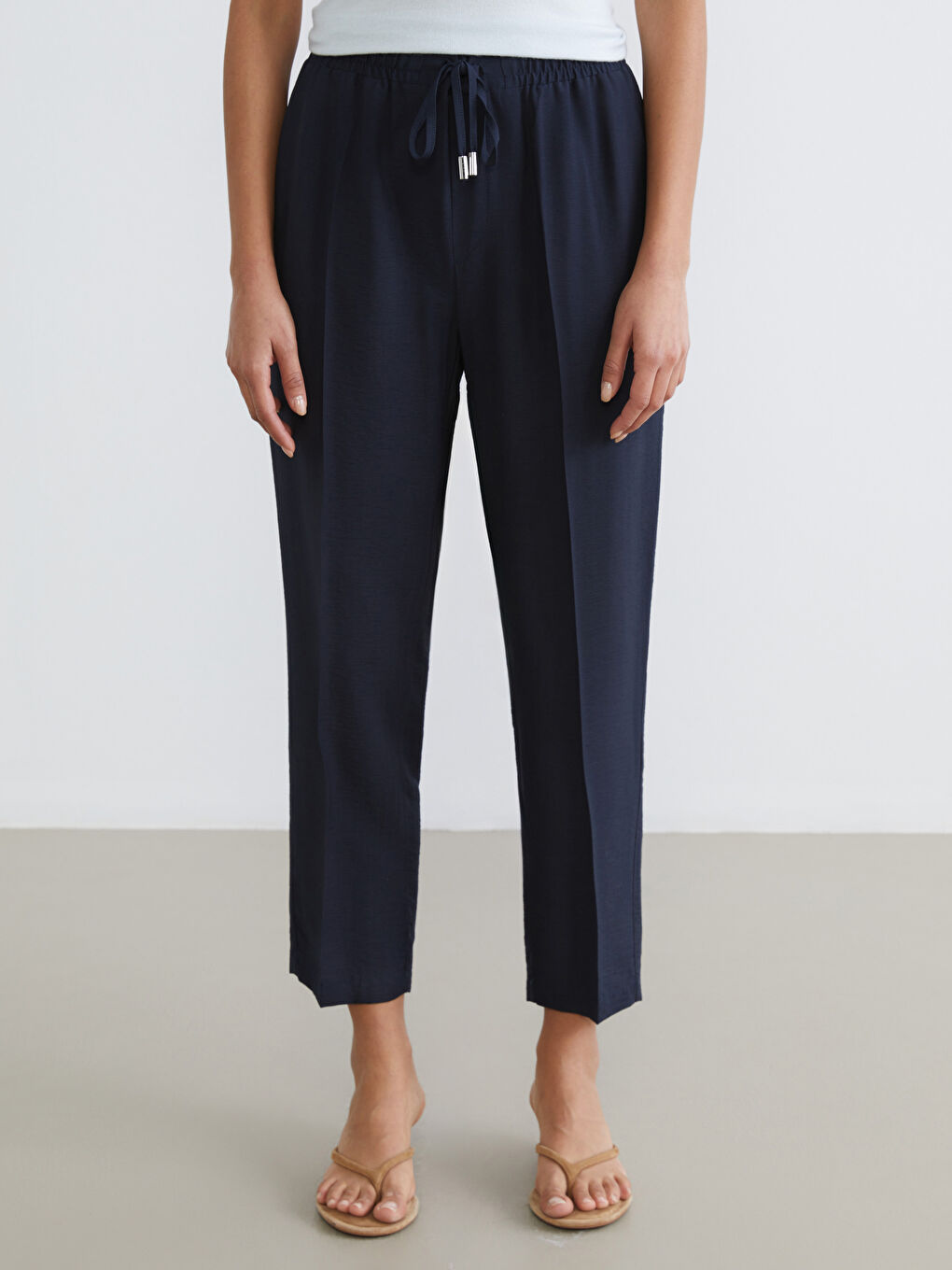 Woman NAVY Trousers-1