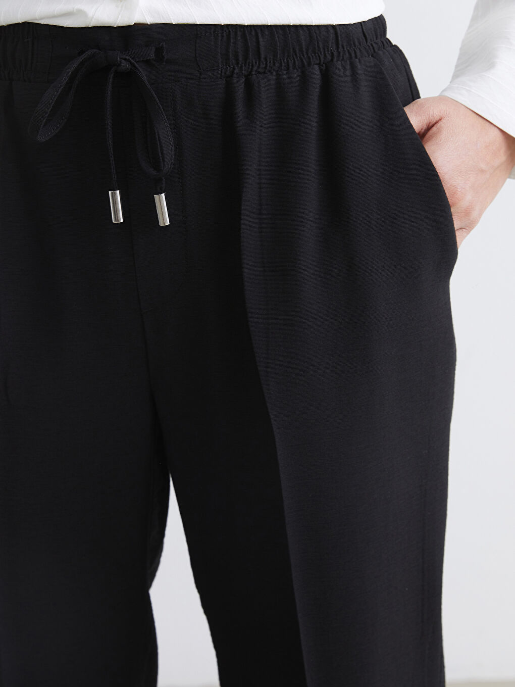 Elastic Waist Carrot Fit Women's Trousers-2