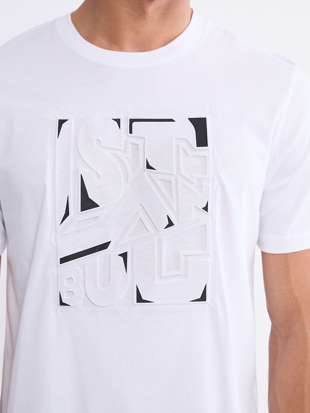 Beyaz Bisiklet Yaka Baskılı Penye Erkek Tişört-2