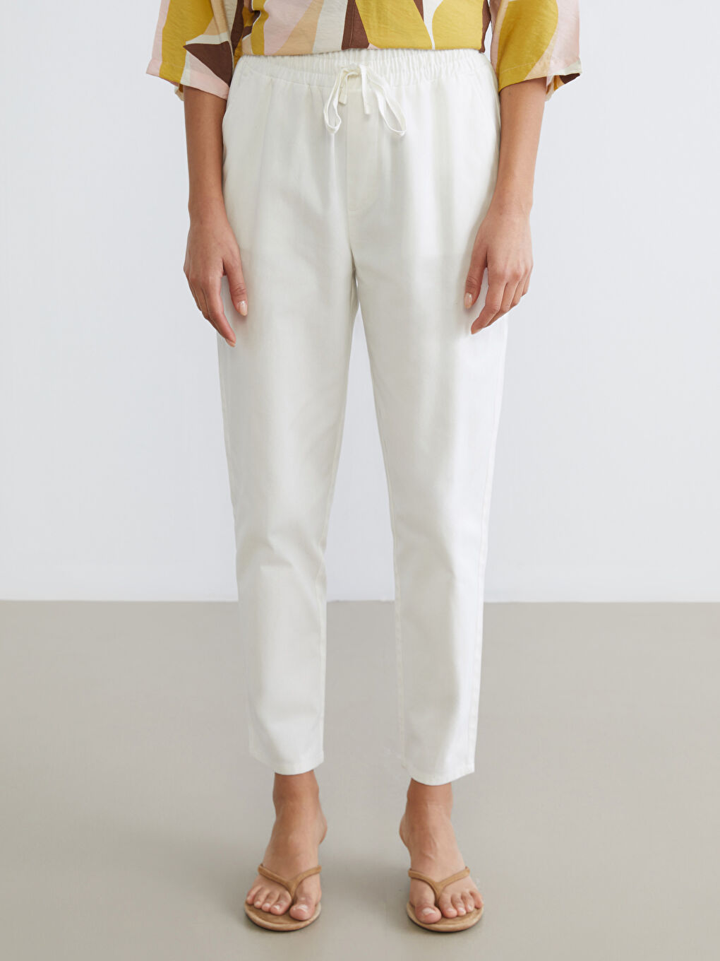 Elastic Waist Carrot Fit Women's Trousers-1