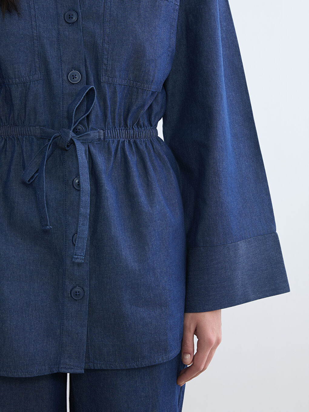 Жинақталған әйелдер джинсы жейде-2