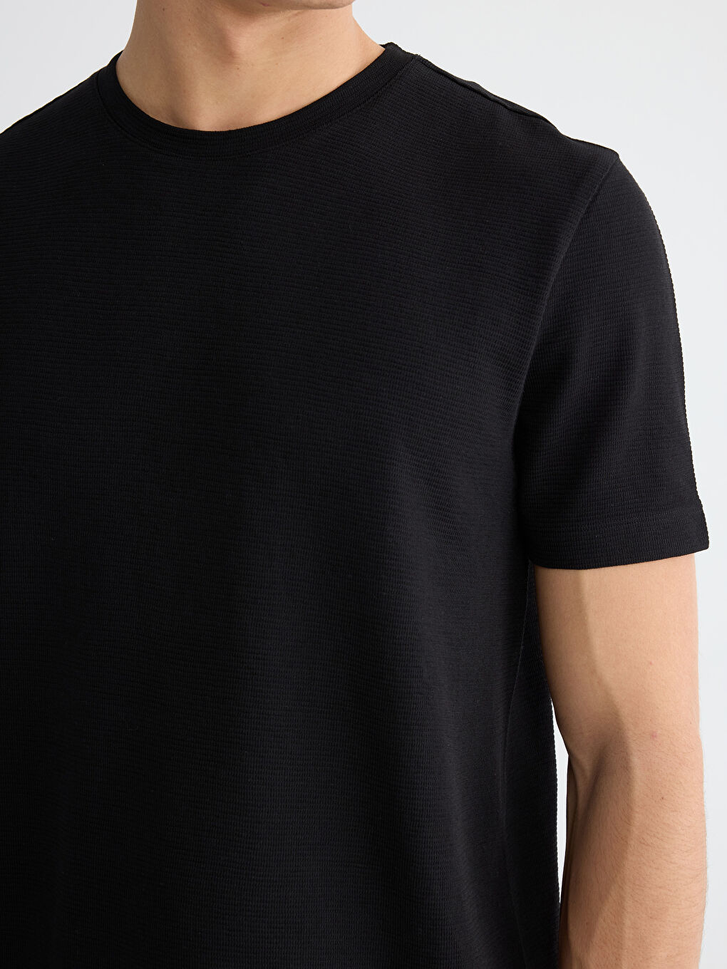 تي شيرت اسود رجال-2