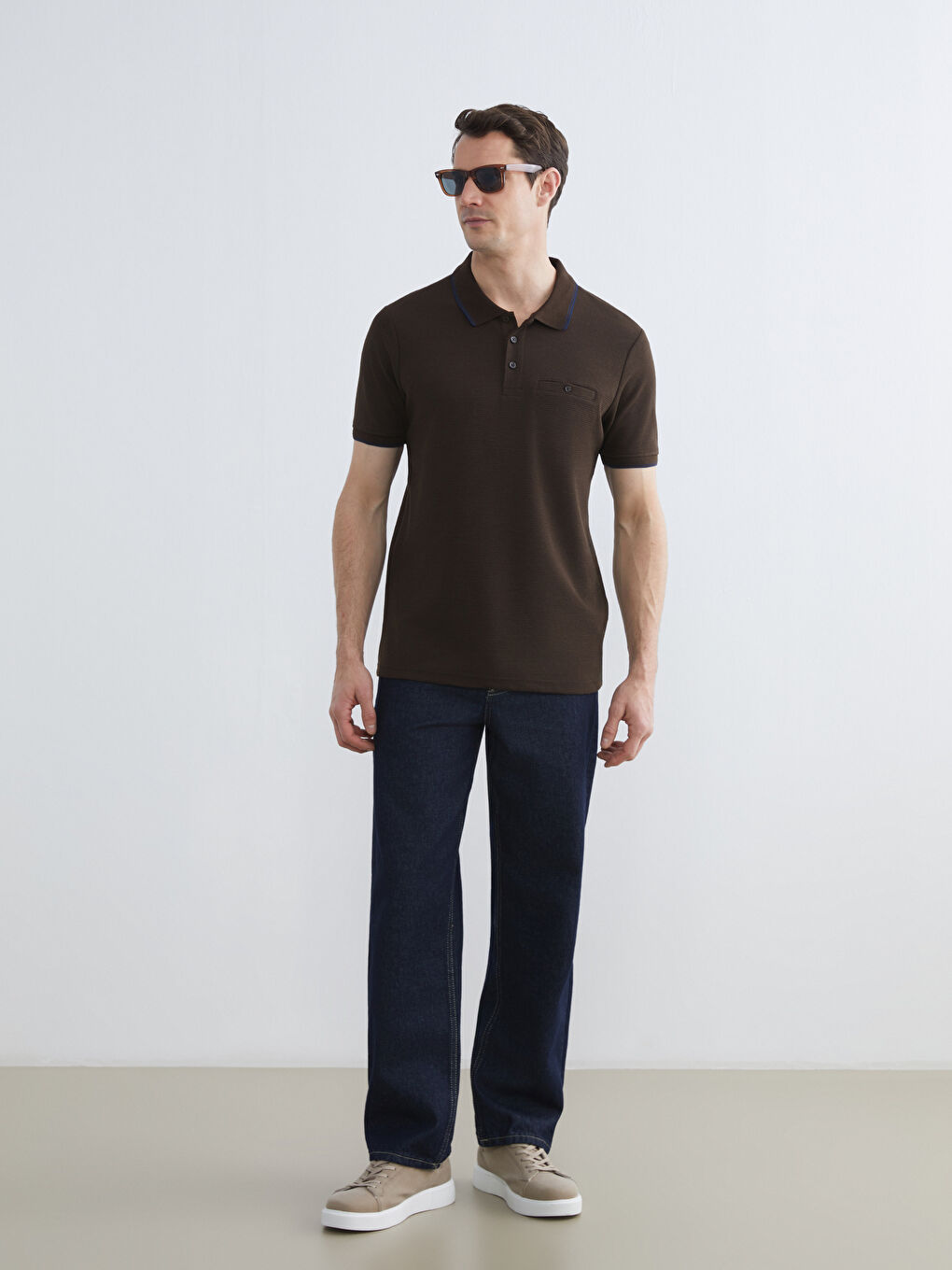 Kahverengi Polo Yaka Erkek Dokulu Tişört-1
