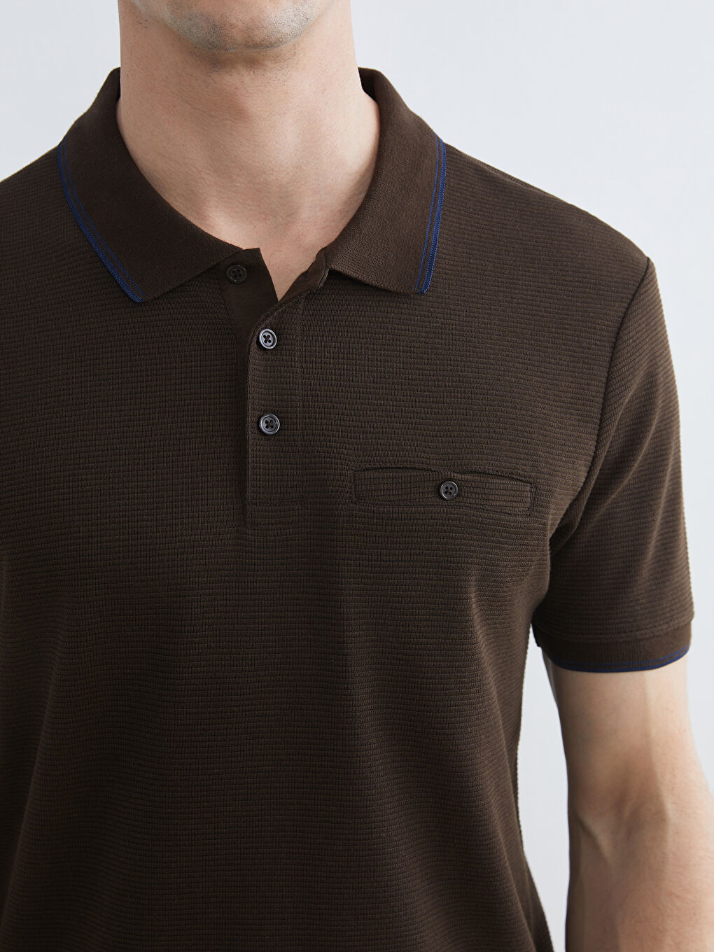 Kahverengi Polo Yaka Erkek Dokulu Tişört-2