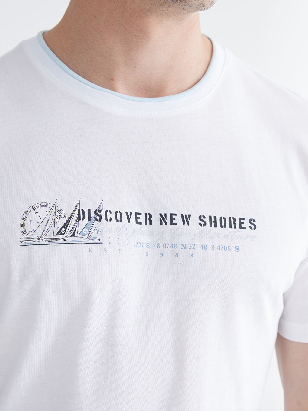 Beyaz Bisiklet Yaka Baskılı Penye Erkek Tişört-2