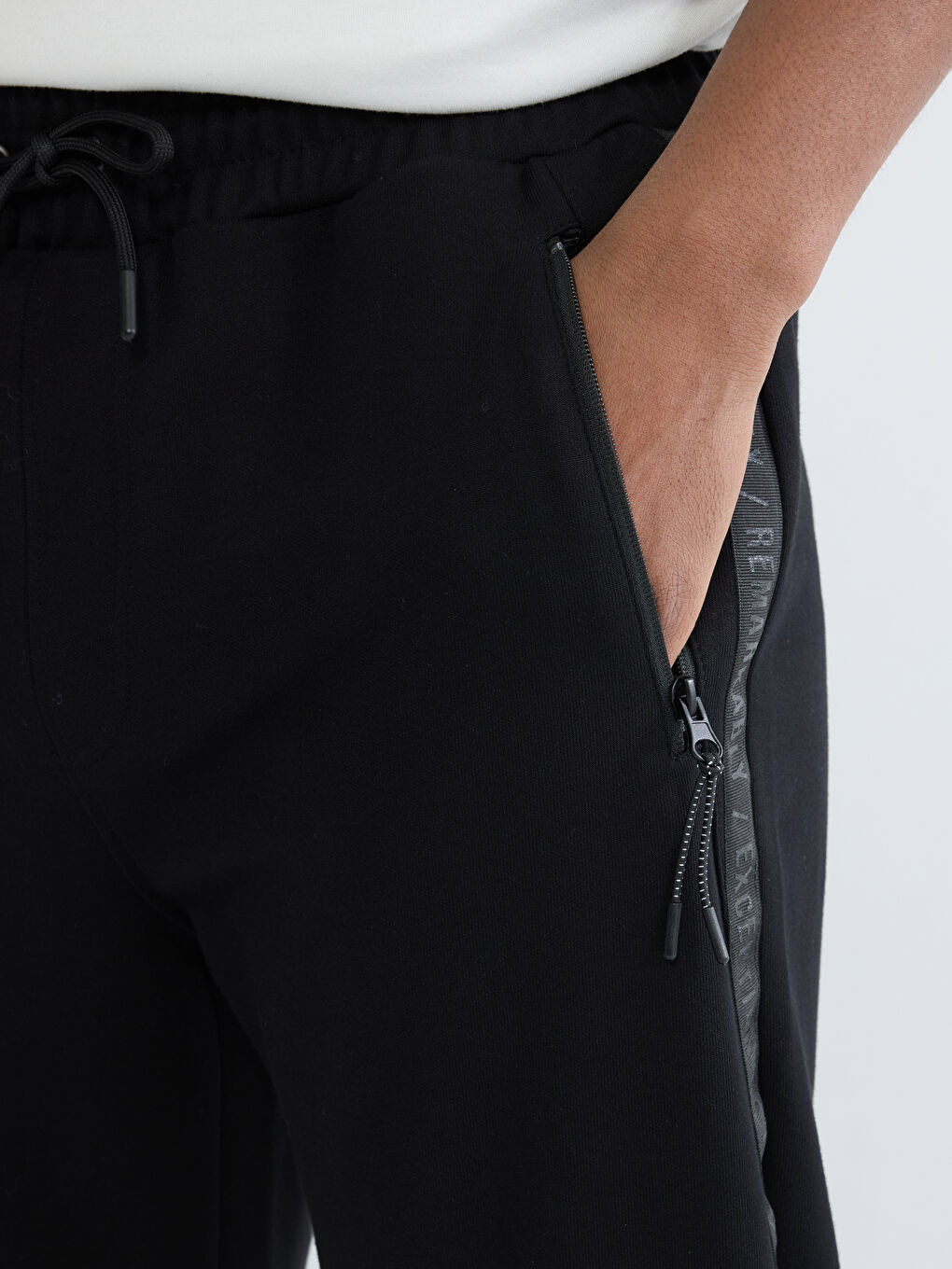 Siyah Standart Kalıp Erkek Jogger Eşofman Altı-2