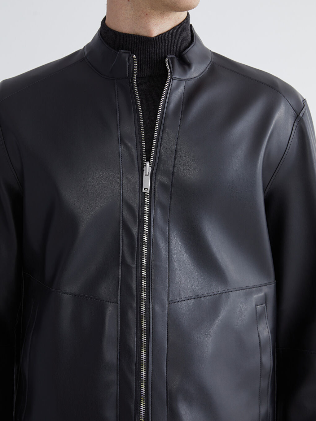 Siyah Standart Kalıp Dik Yaka Erkek Deri Görünümlü Mont-2